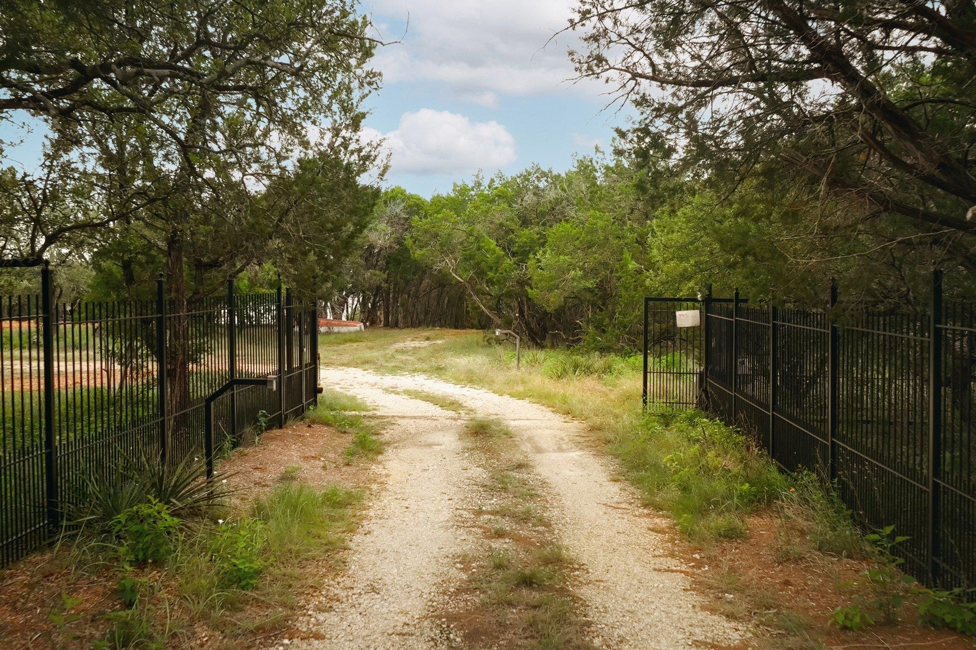 7100 Comanche Trl Property Photo 12