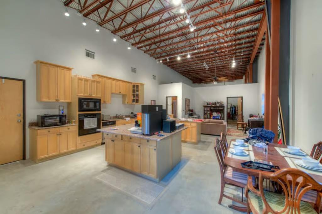 7100 Comanche Trl Property Photo 17