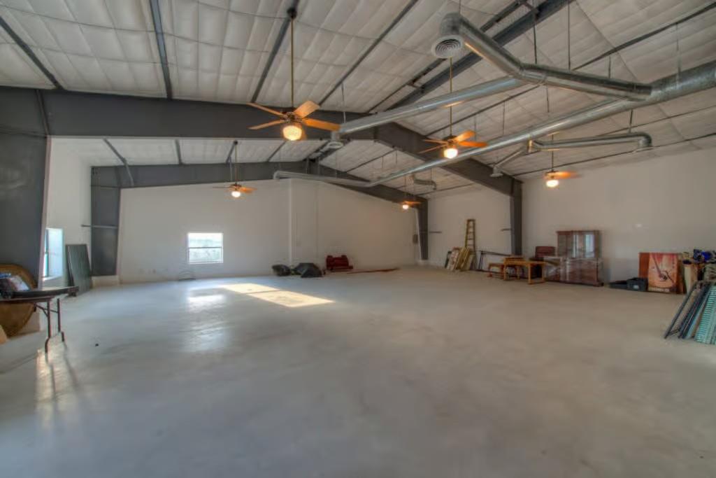 7100 Comanche Trl Property Photo 21