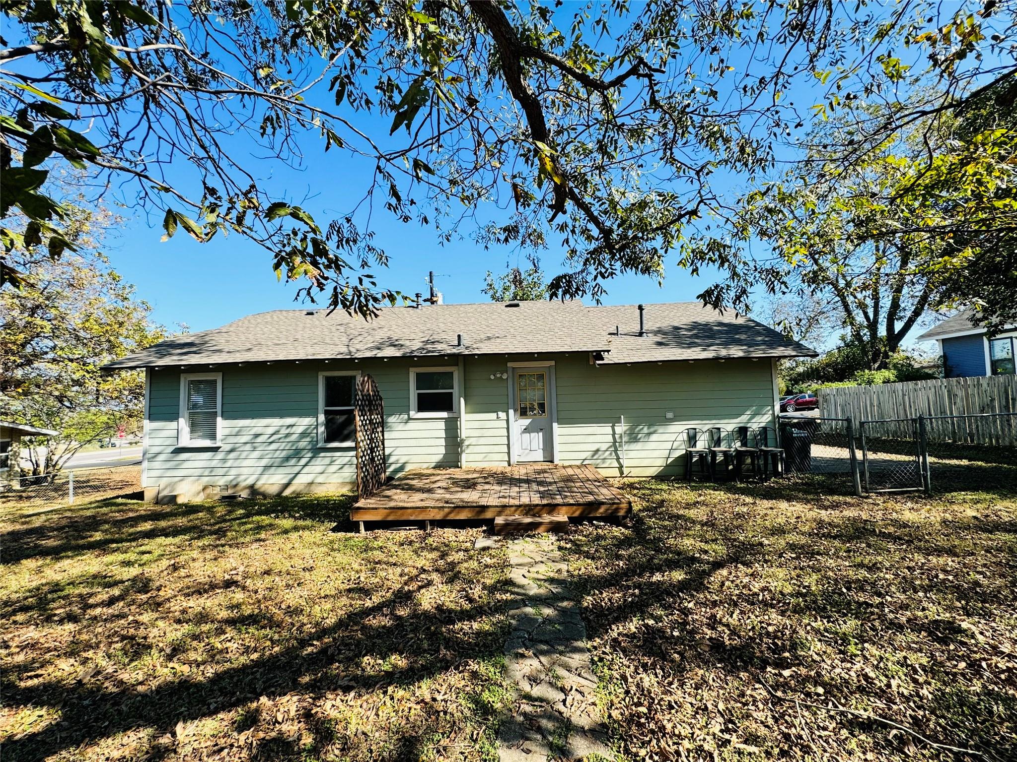 206 S Elm St Property Photo 17