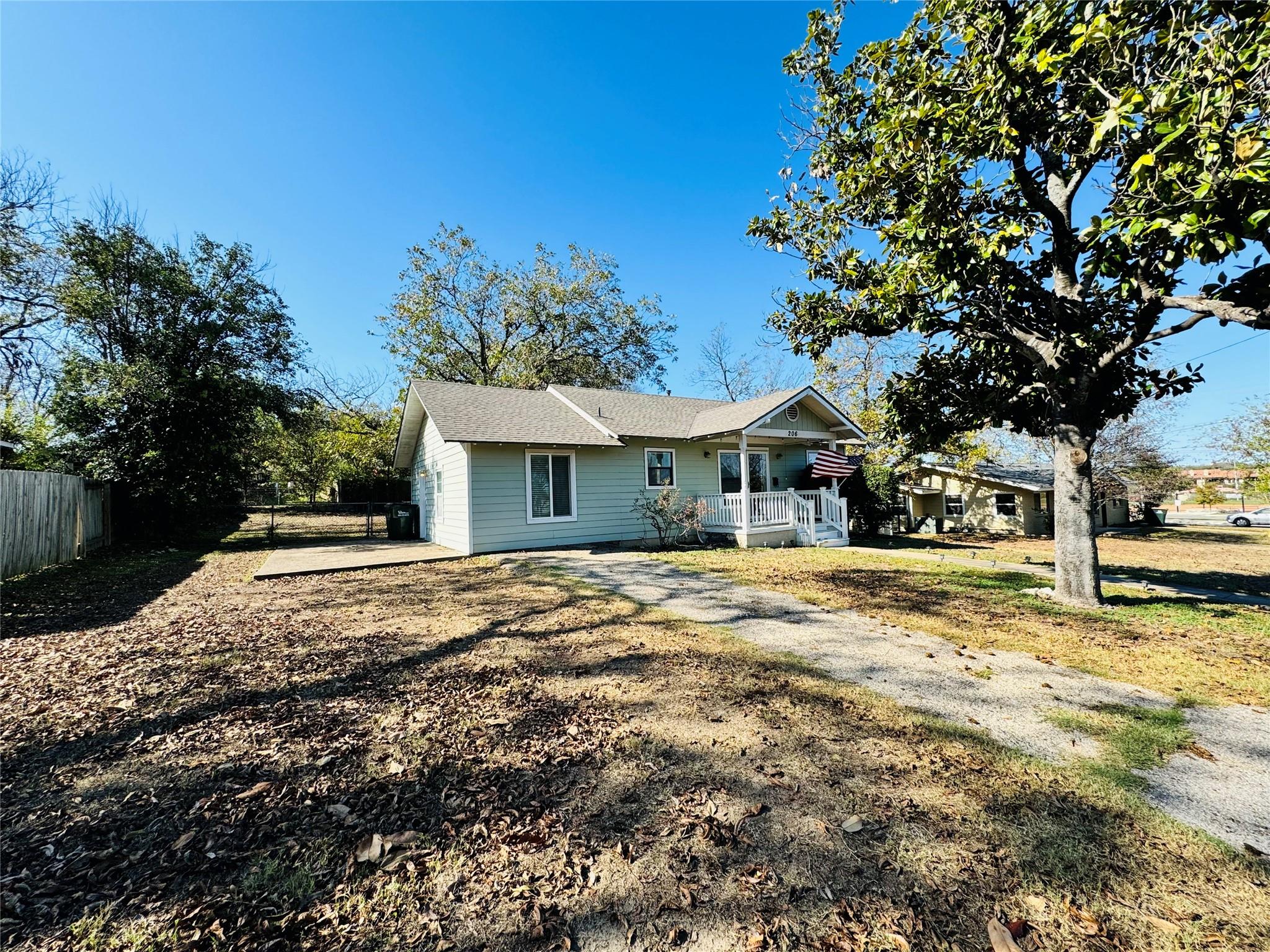 206 S Elm St Property Photo 18