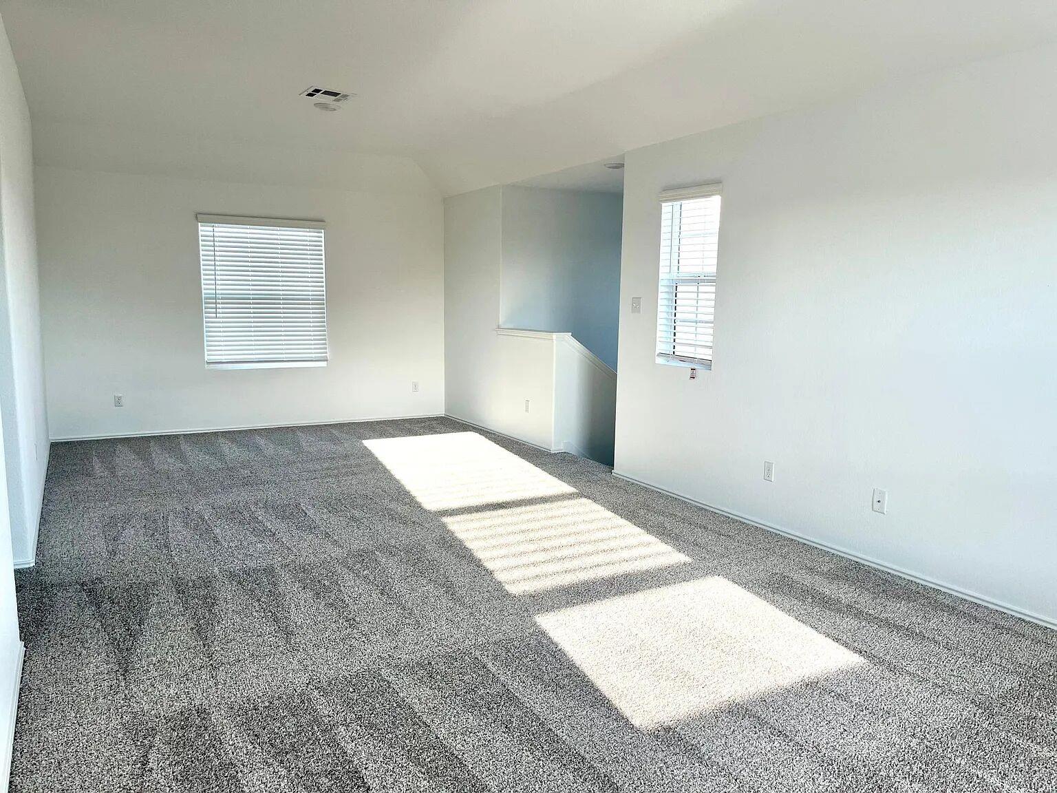 100 Milliner Loop Property Photo 7