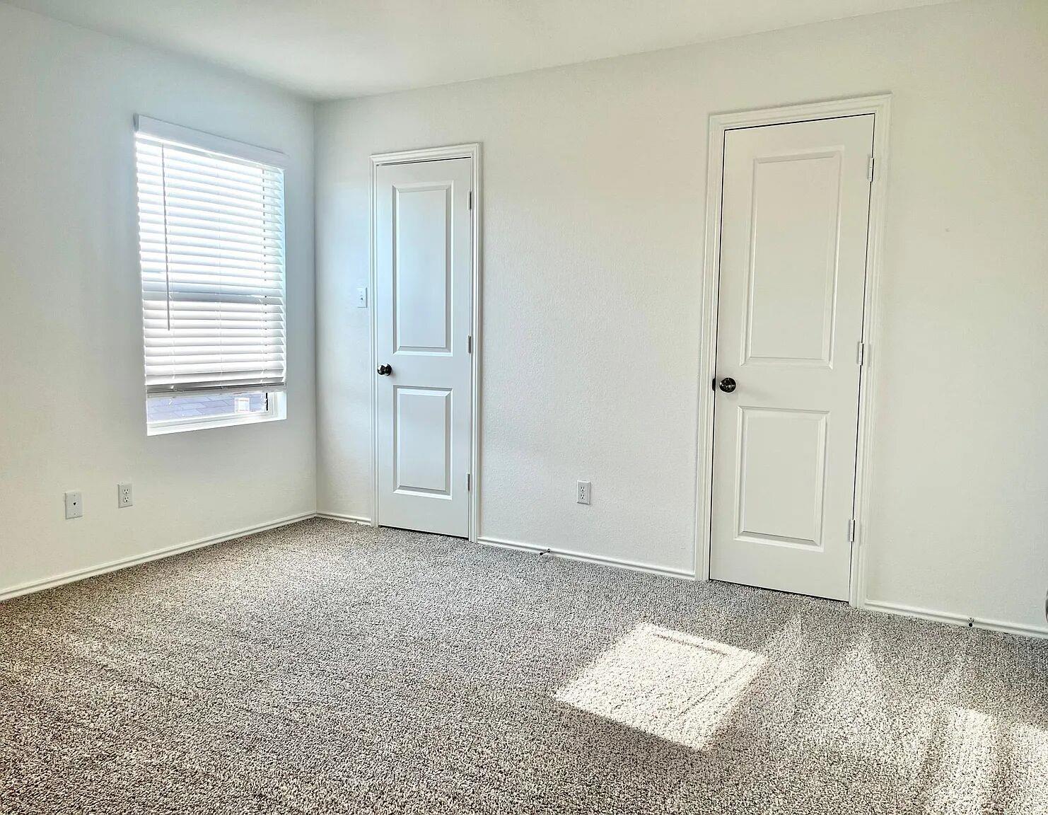 100 Milliner Loop Property Photo 8