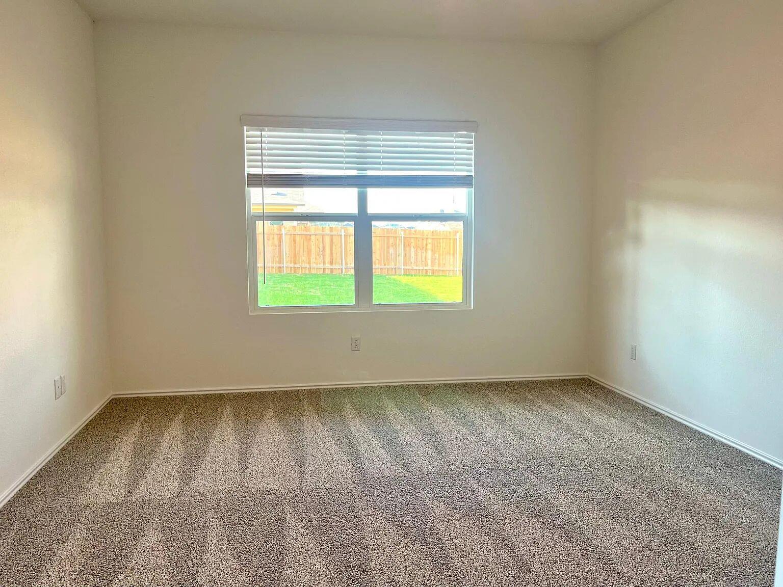 100 Milliner Loop Property Photo 10