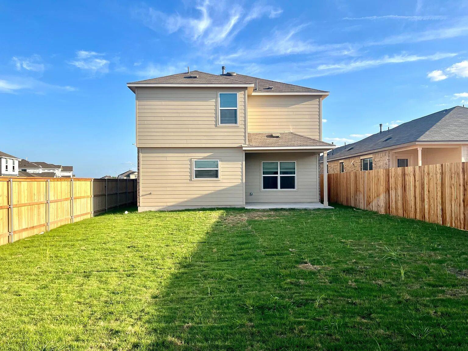 100 Milliner Loop Property Photo 18