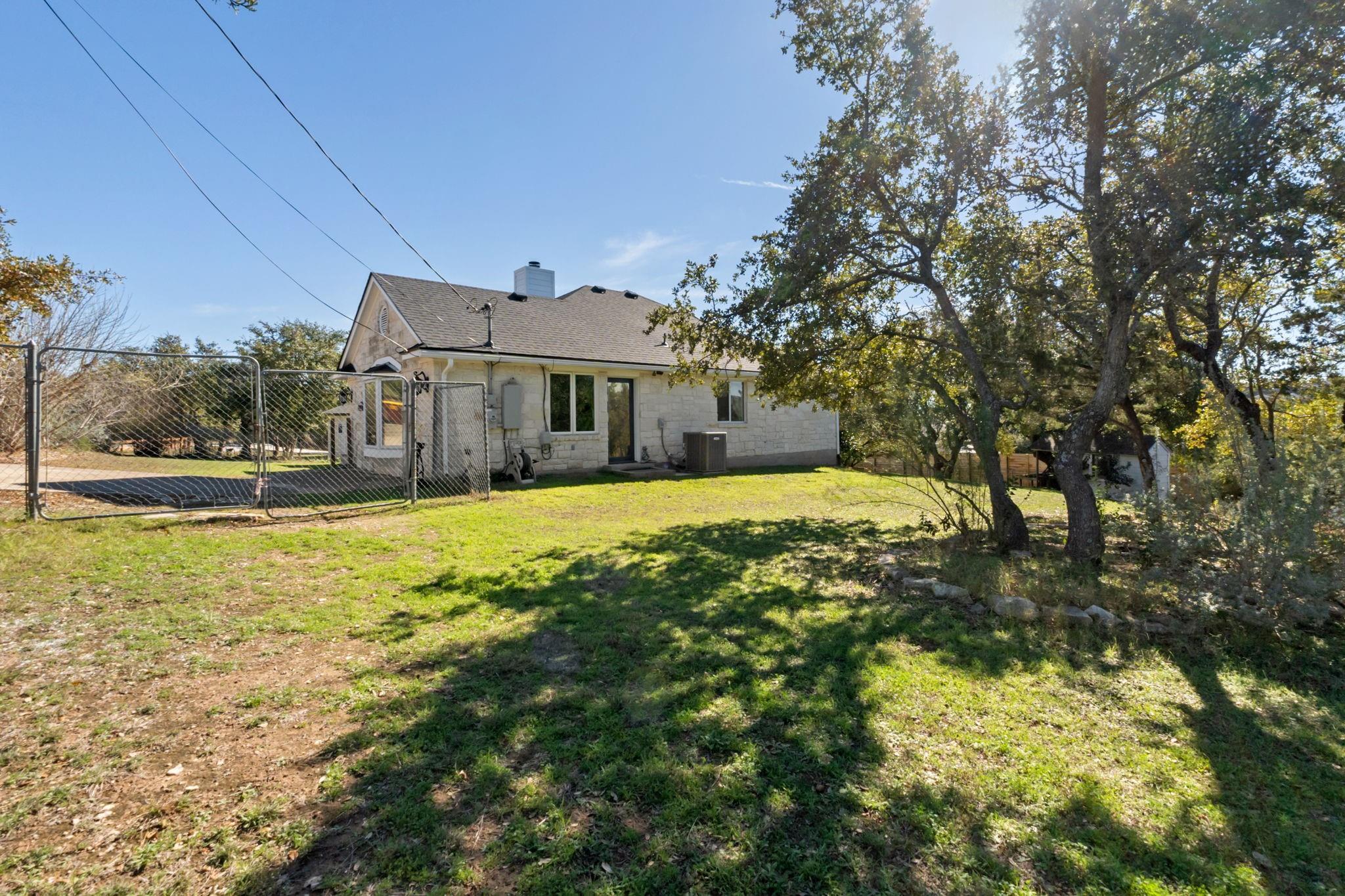17703 Village Dr Property Photo 3