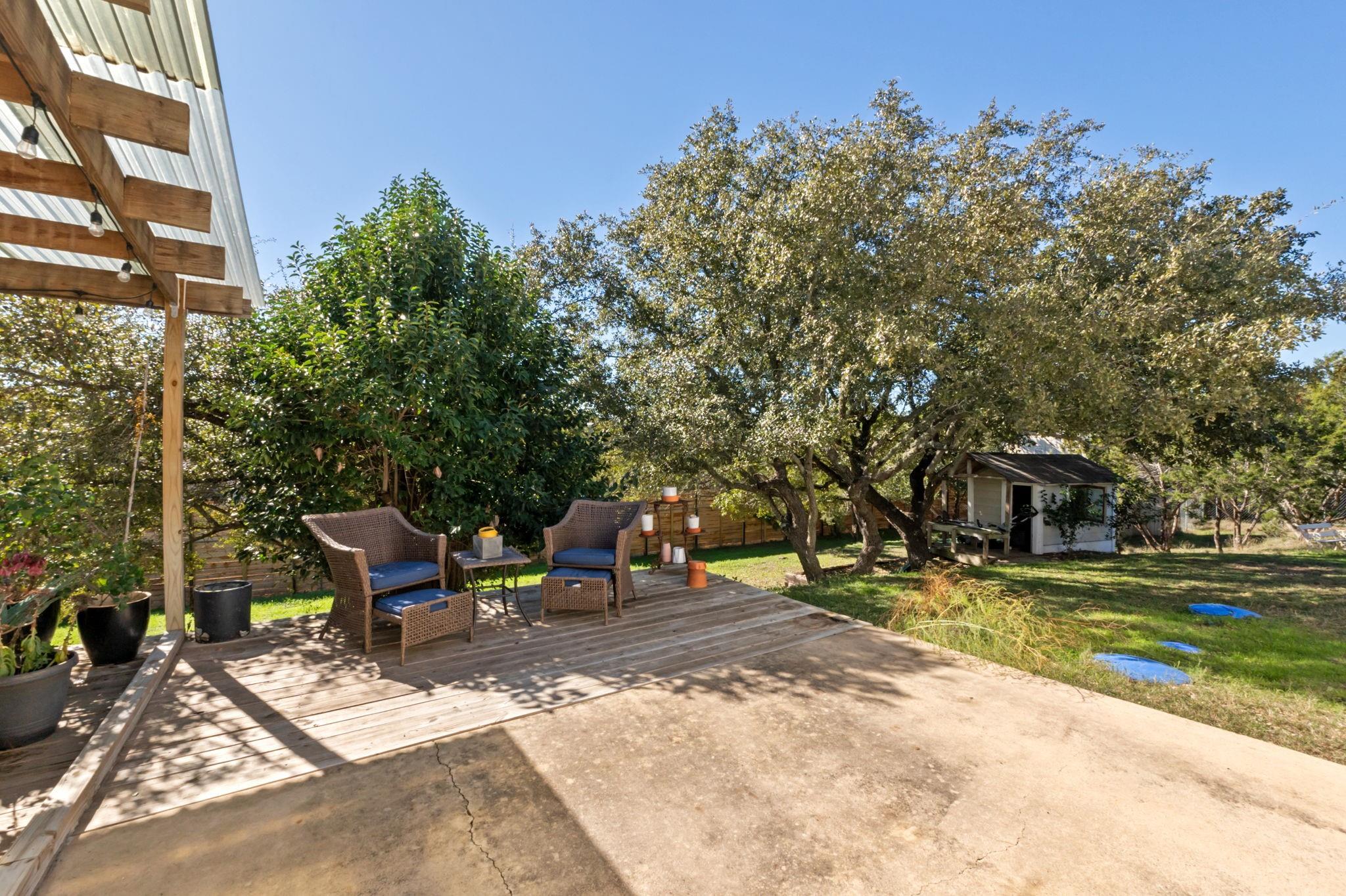 17703 Village Dr Property Photo 8