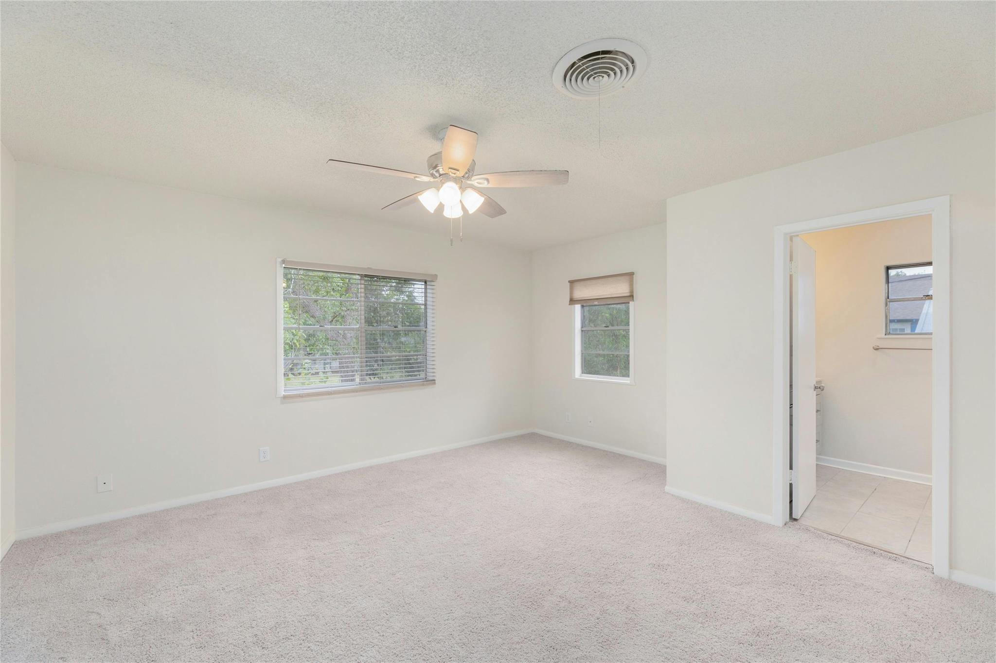 419 N Doak St Property Photo 17