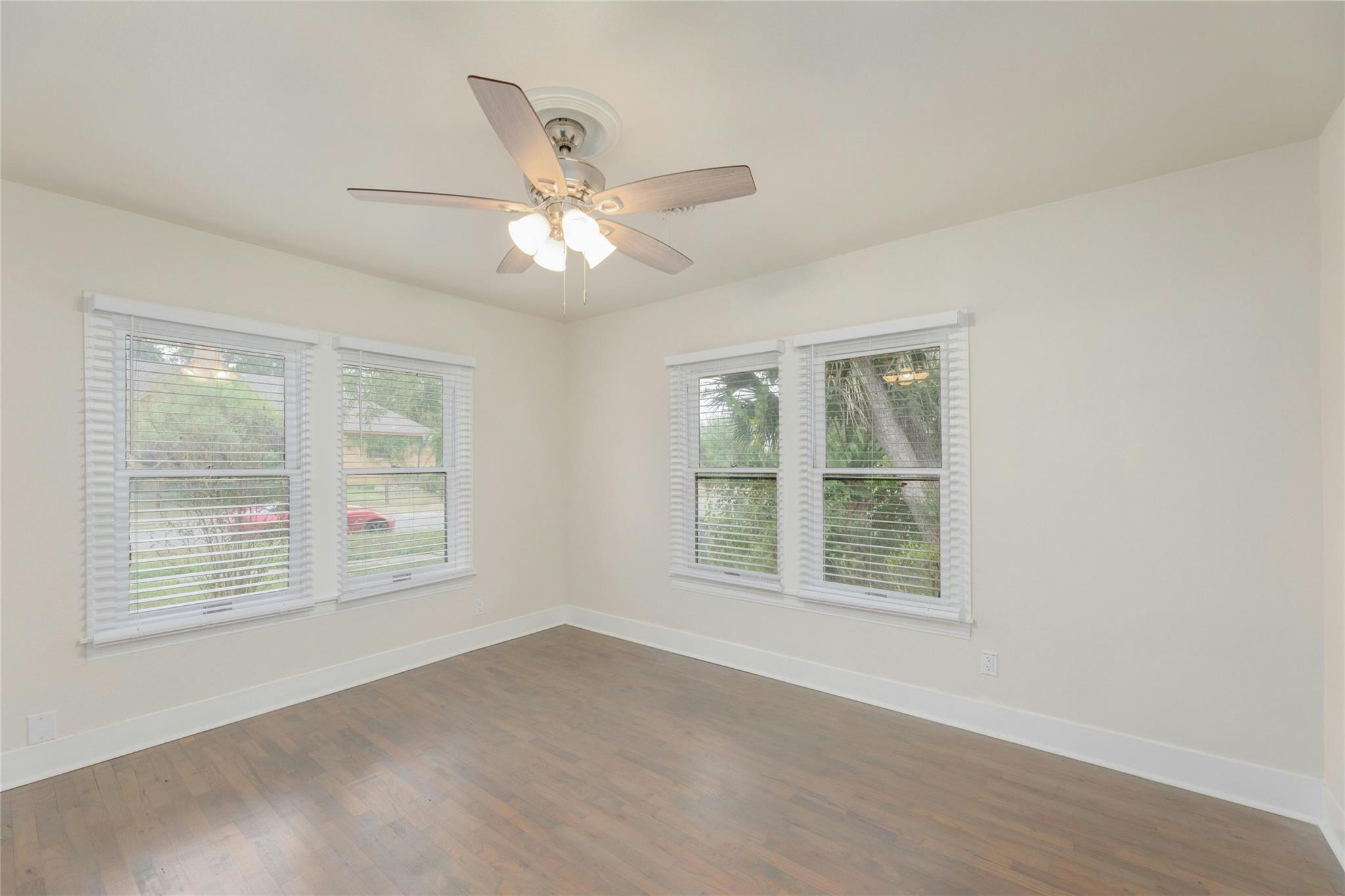 419 N Doak St Property Photo 22