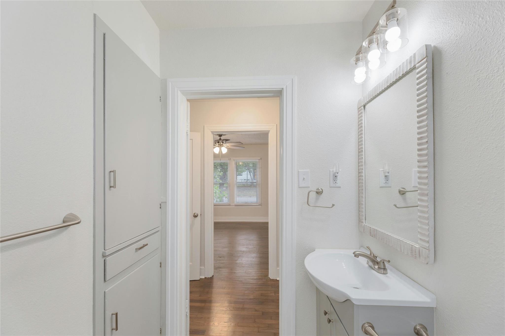 419 N Doak St Property Photo 25