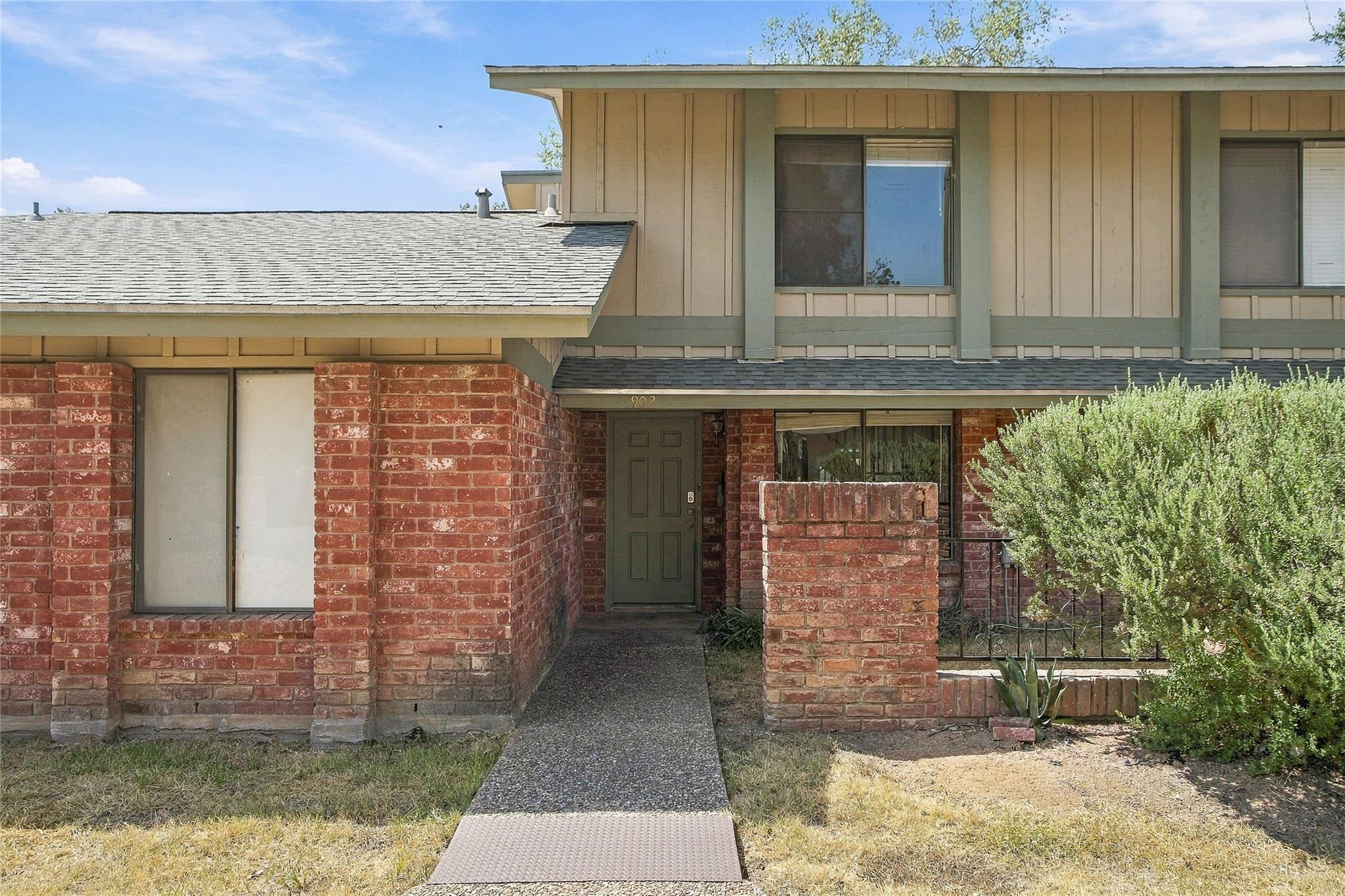 902 Park Village Cv Property Photo 1