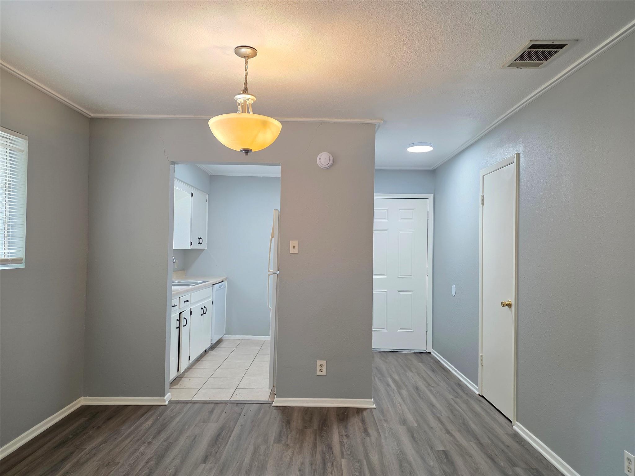 1811 Magnolia Dr #b Property Photo 5