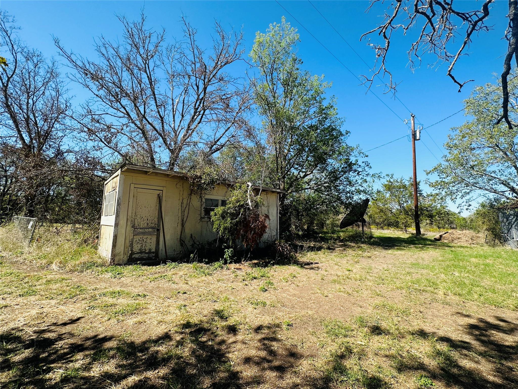 1220 E Fm 243 Rd E Property Photo 8
