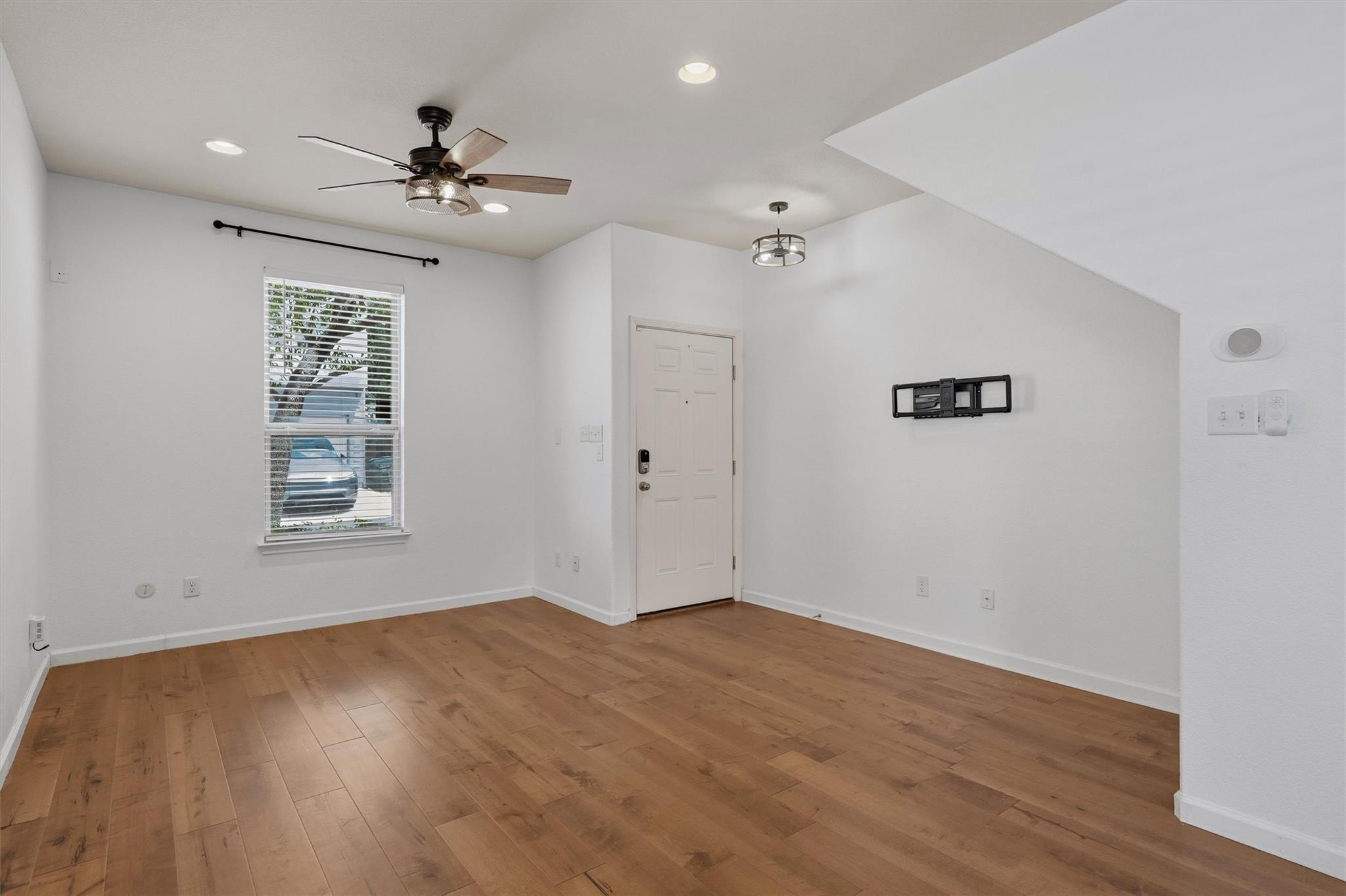 5908 Red Bud Ridge Ln Property Photo 2