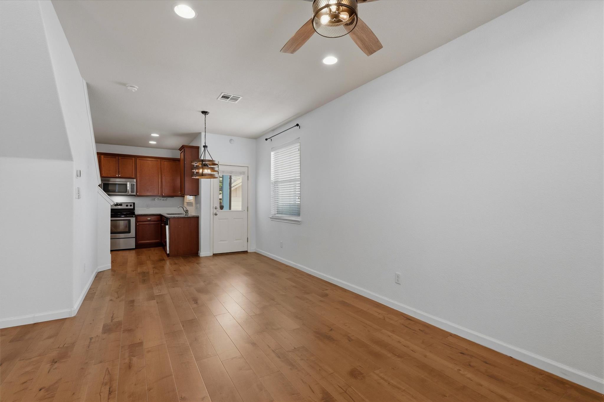 5908 Red Bud Ridge Ln Property Photo 3
