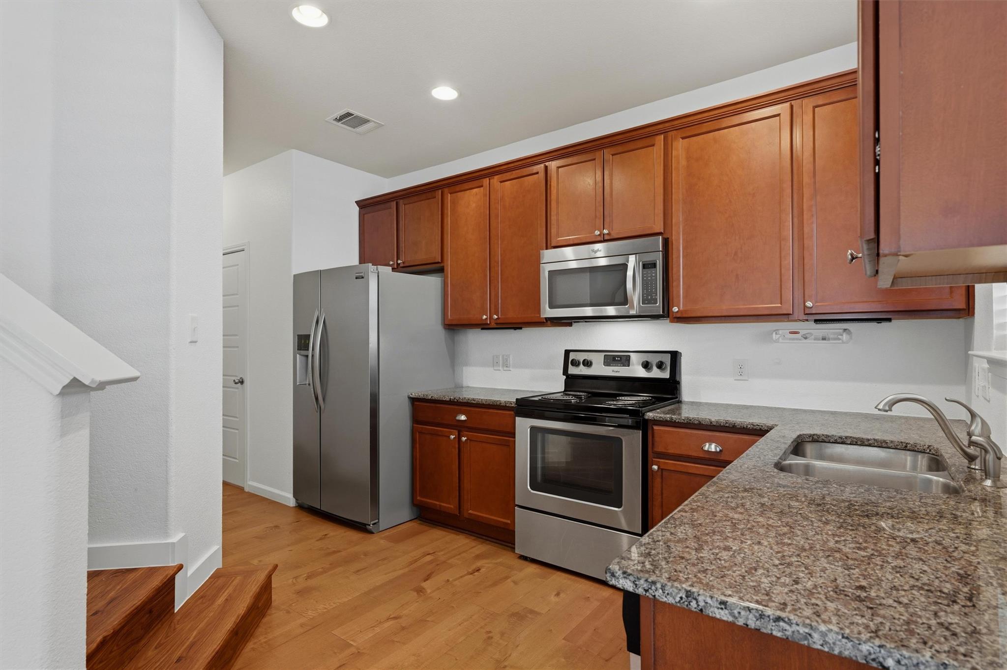 5908 Red Bud Ridge Ln Property Photo 6