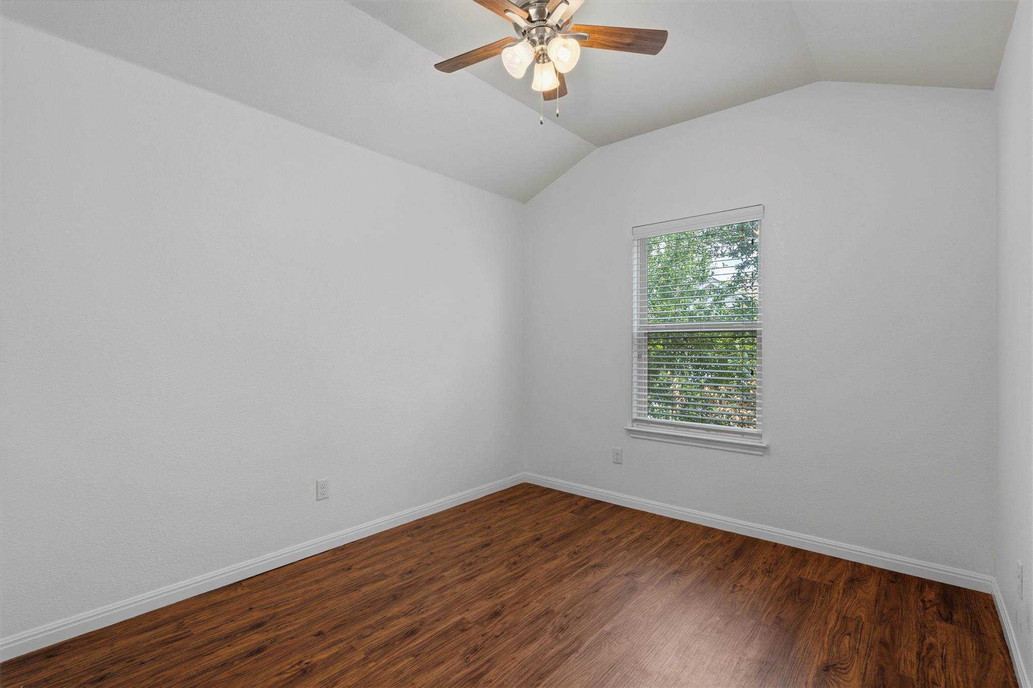 5908 Red Bud Ridge Ln Property Photo 13