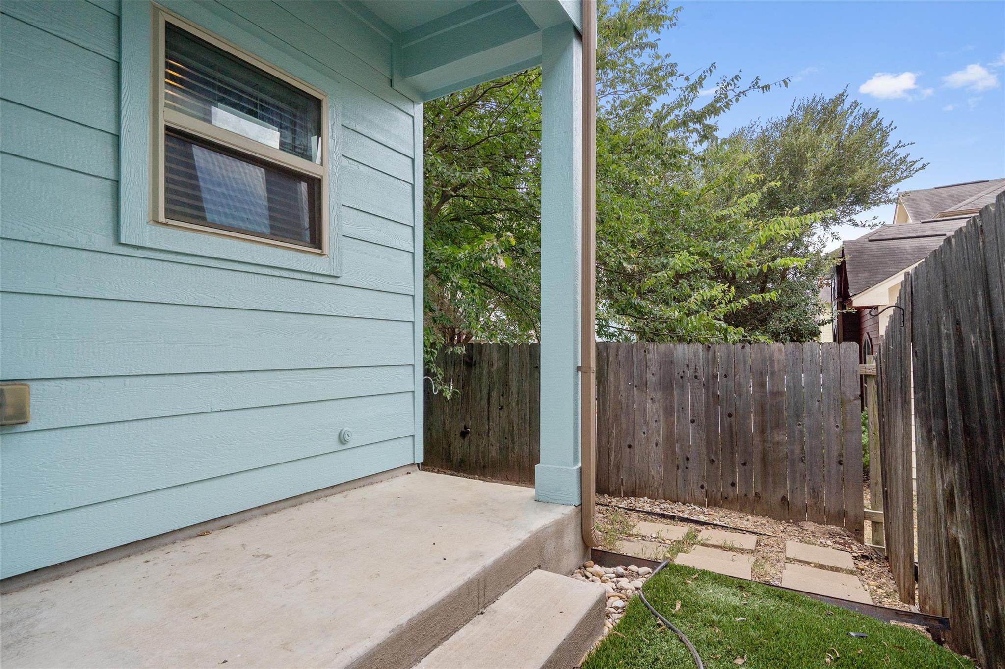5908 Red Bud Ridge Ln Property Photo 23