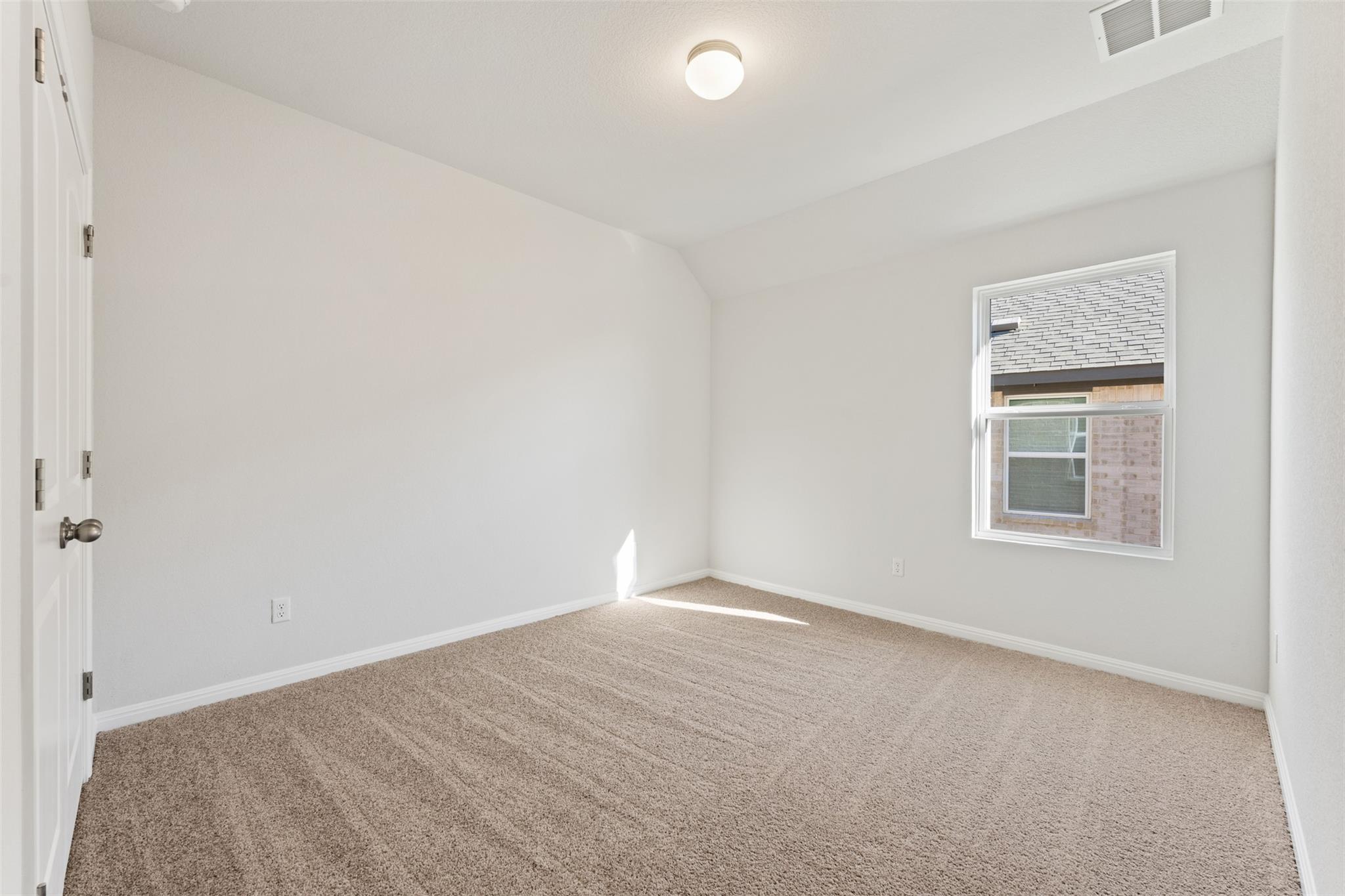 536 Redding Way Property Photo 33