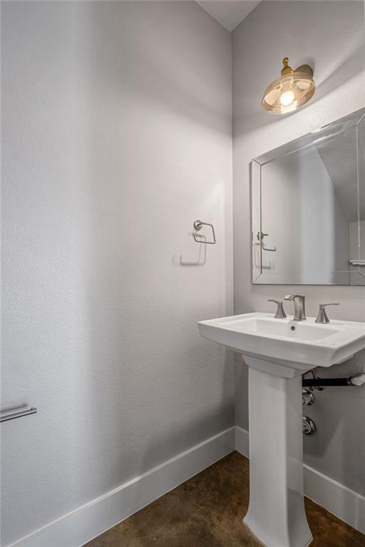 4707 Leslie Ave A Property Photo 11