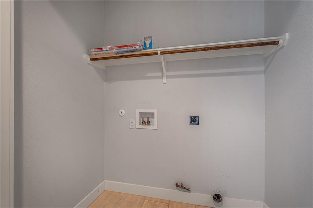 4707 Leslie Ave A Property Photo 12