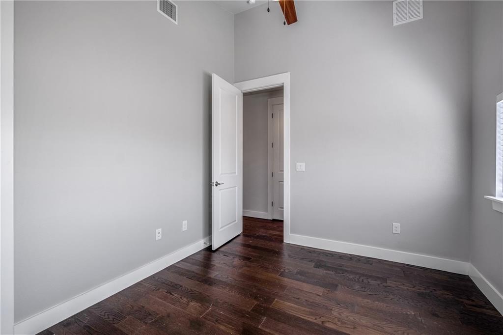 4707 Leslie Ave A Property Photo 14