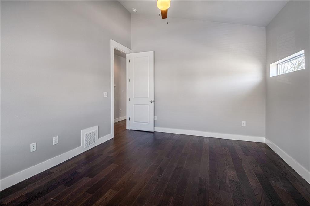 4707 Leslie Ave A Property Photo 17