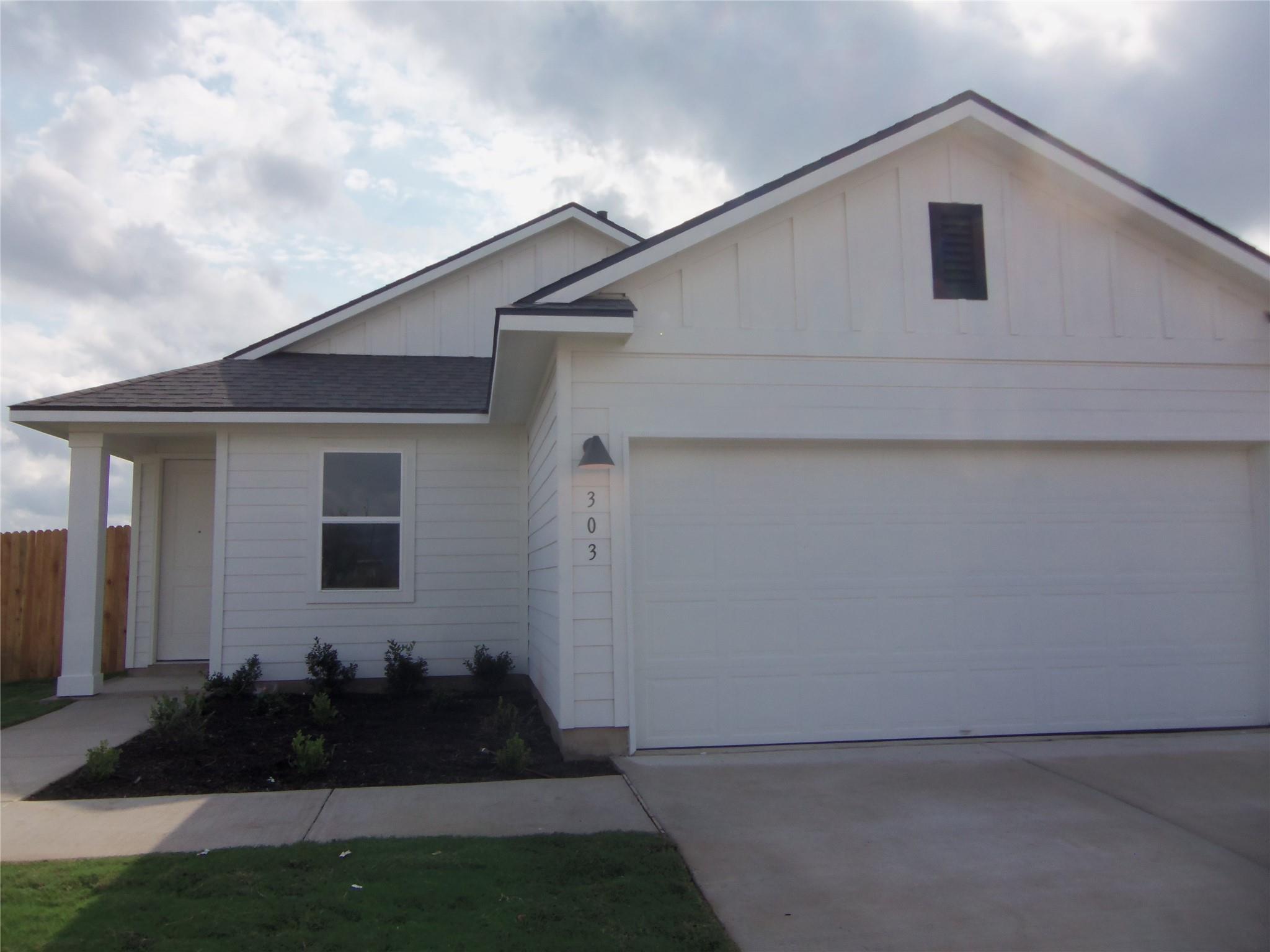 303 Cold Springs Loop Property Photo 1