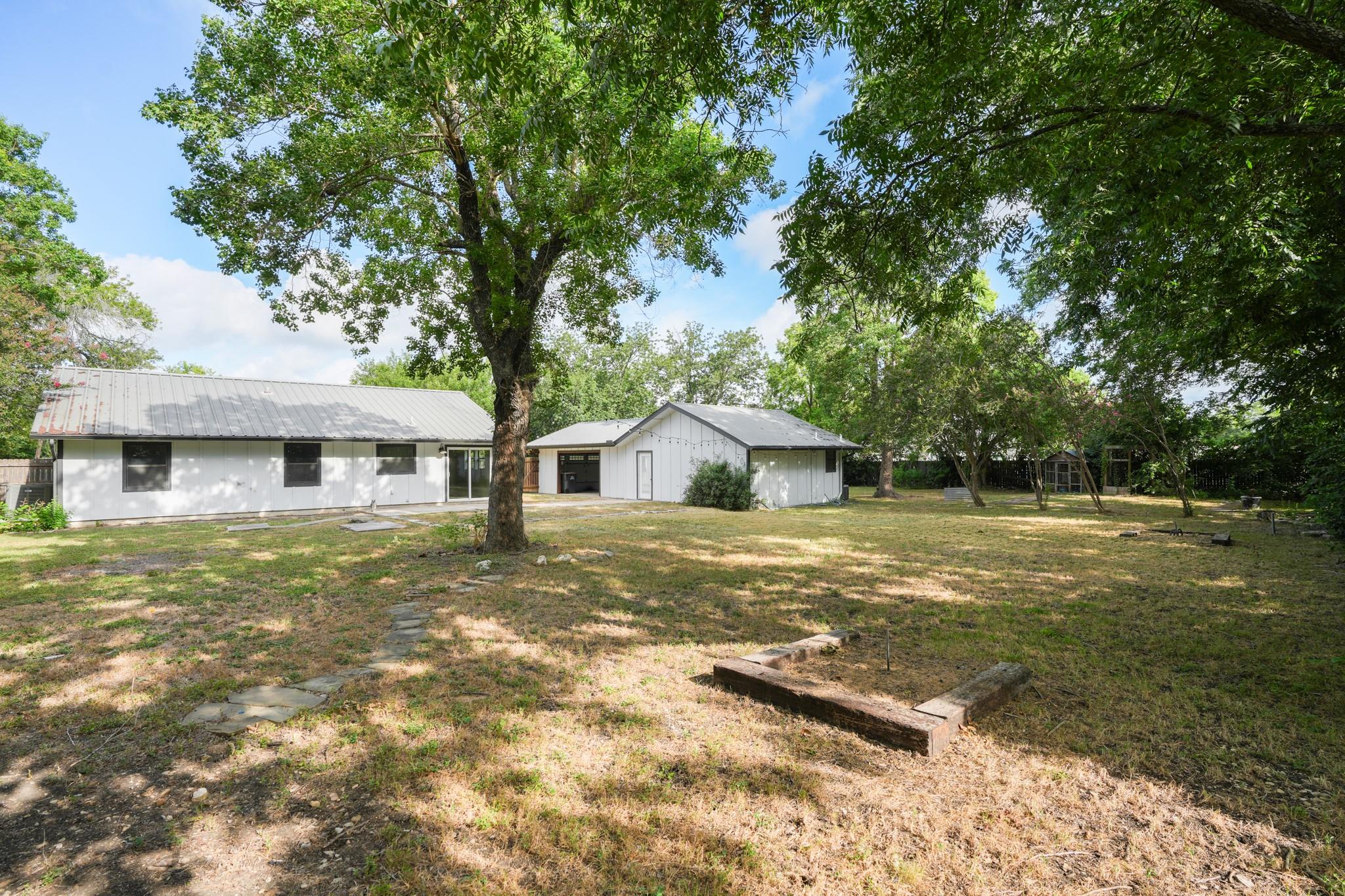 413 Sun Bonnet Dr Property Photo 1
