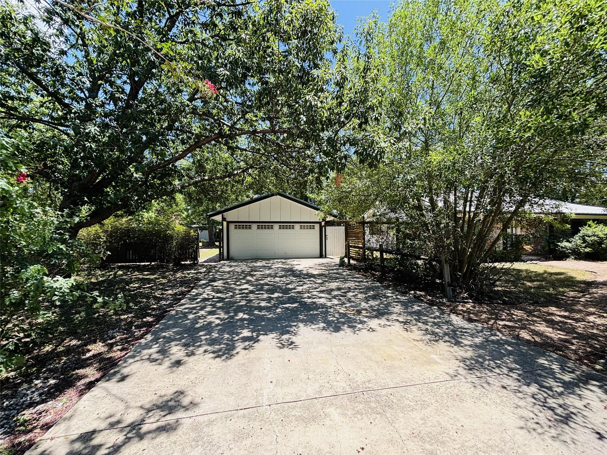 413 Sun Bonnet Dr Property Photo 6