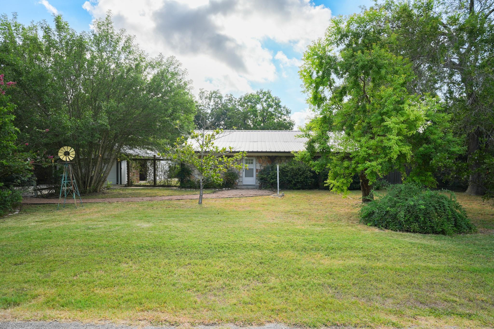 413 Sun Bonnet Dr Property Photo 7