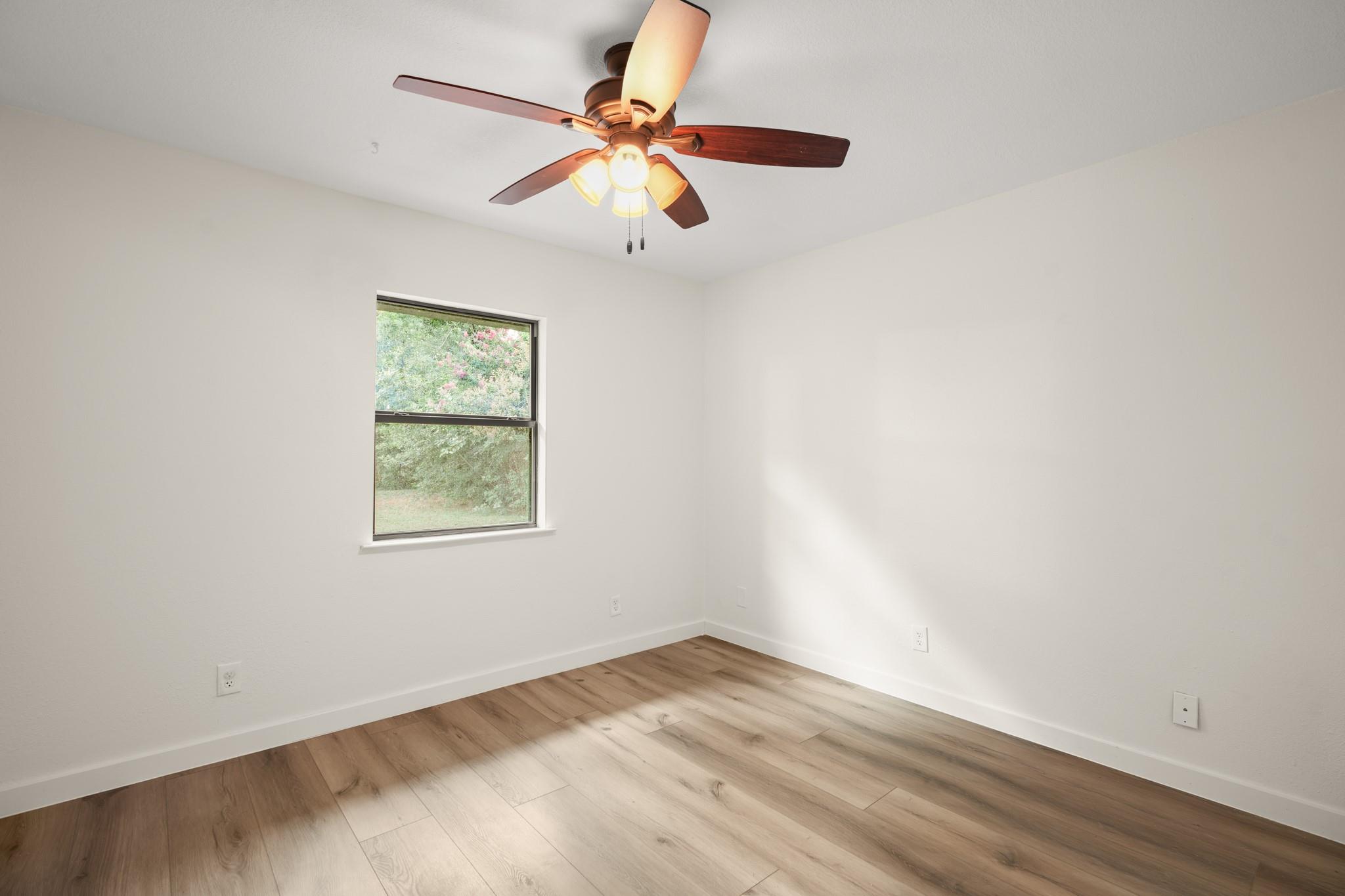 413 Sun Bonnet Dr Property Photo 12