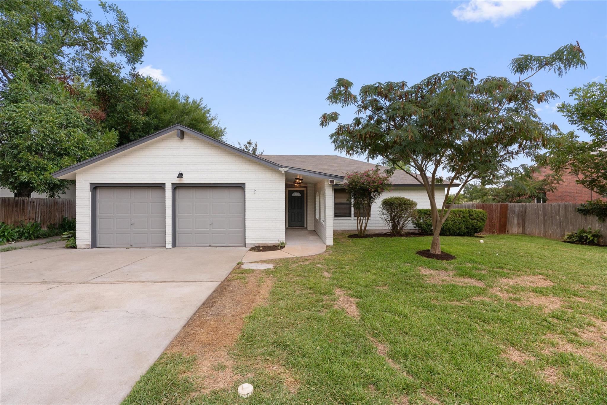 13323 Villa Park Dr Property Photo 2