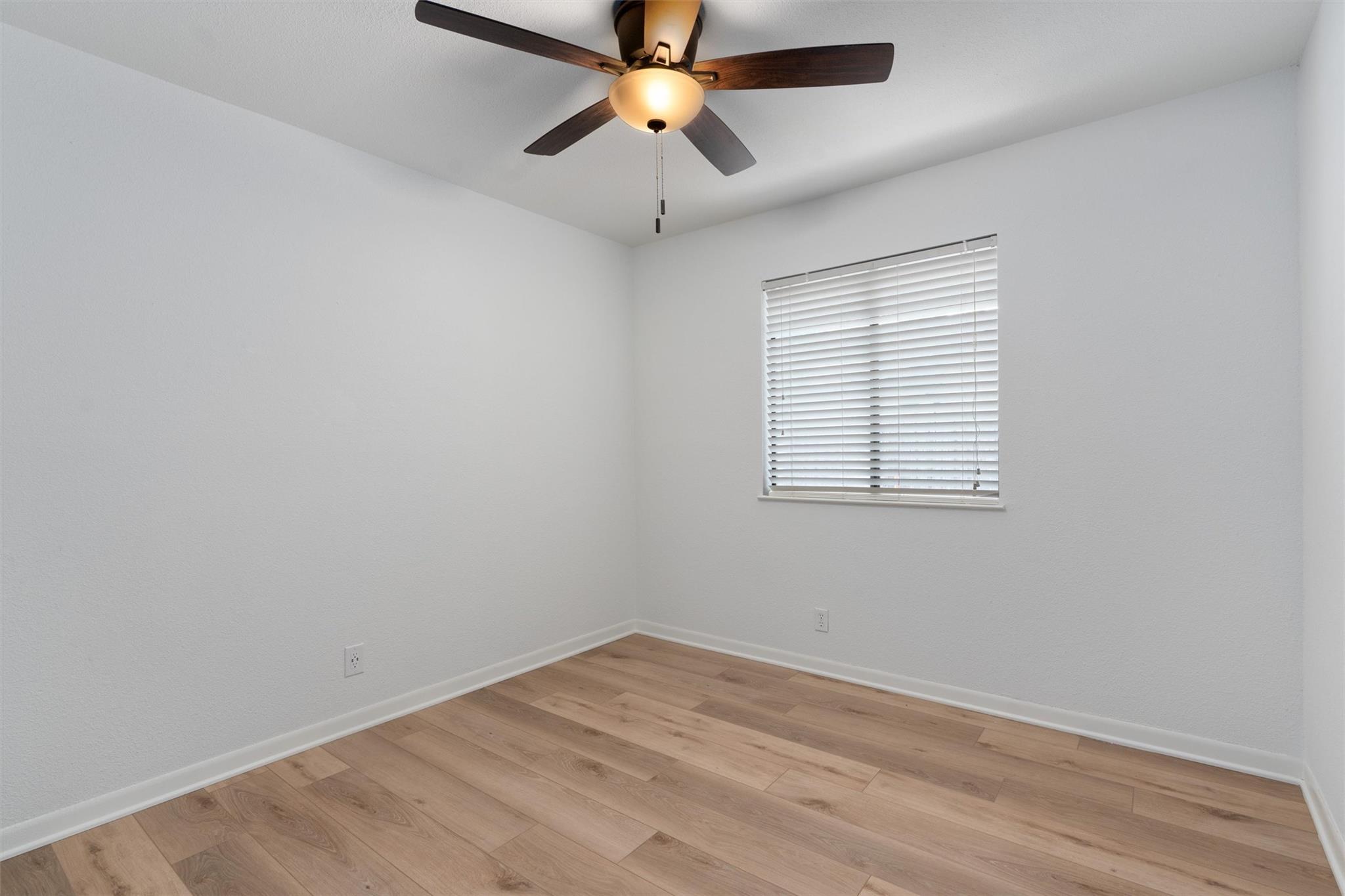 13323 Villa Park Dr Property Photo 26
