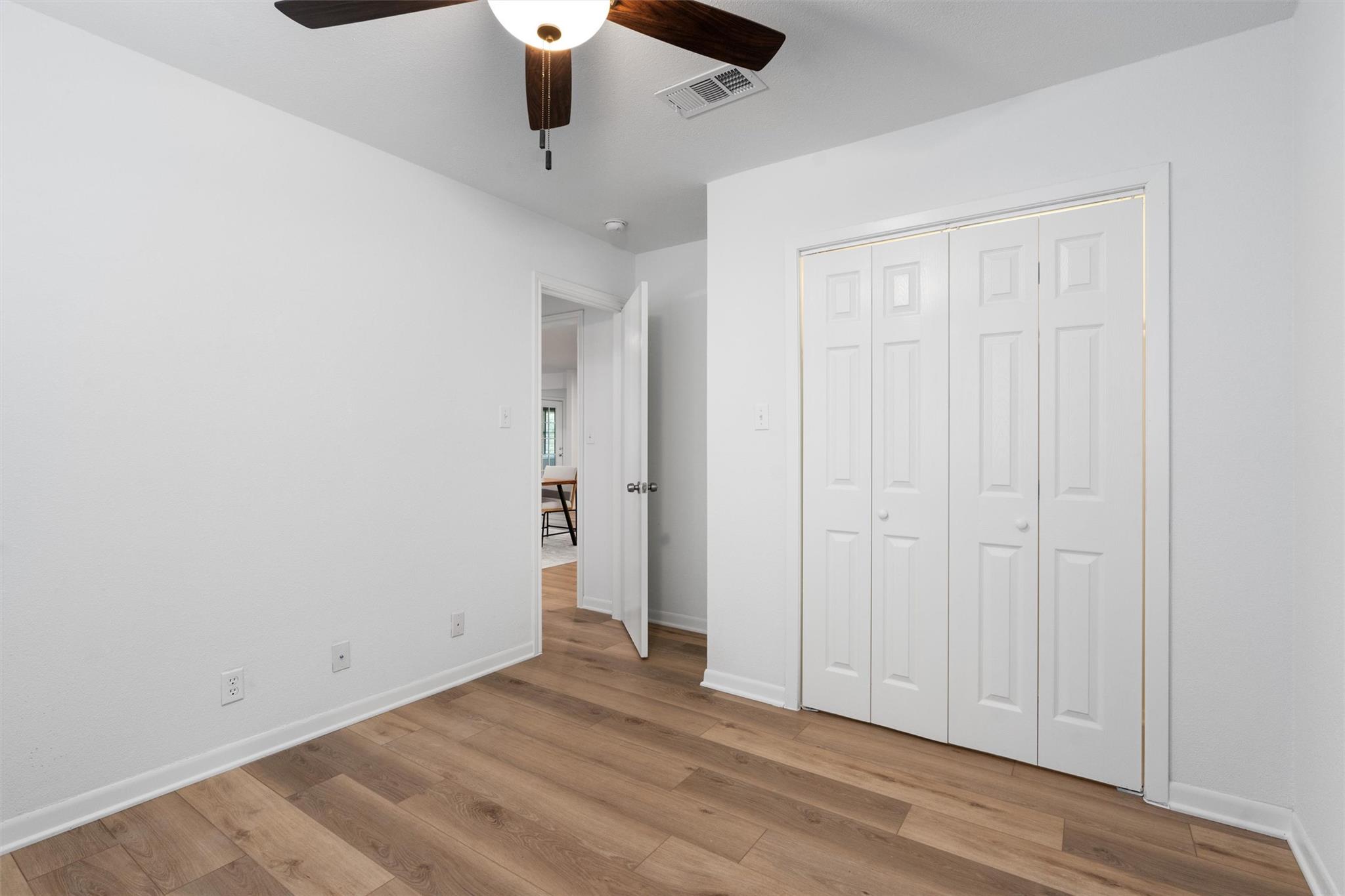 13323 Villa Park Dr Property Photo 27