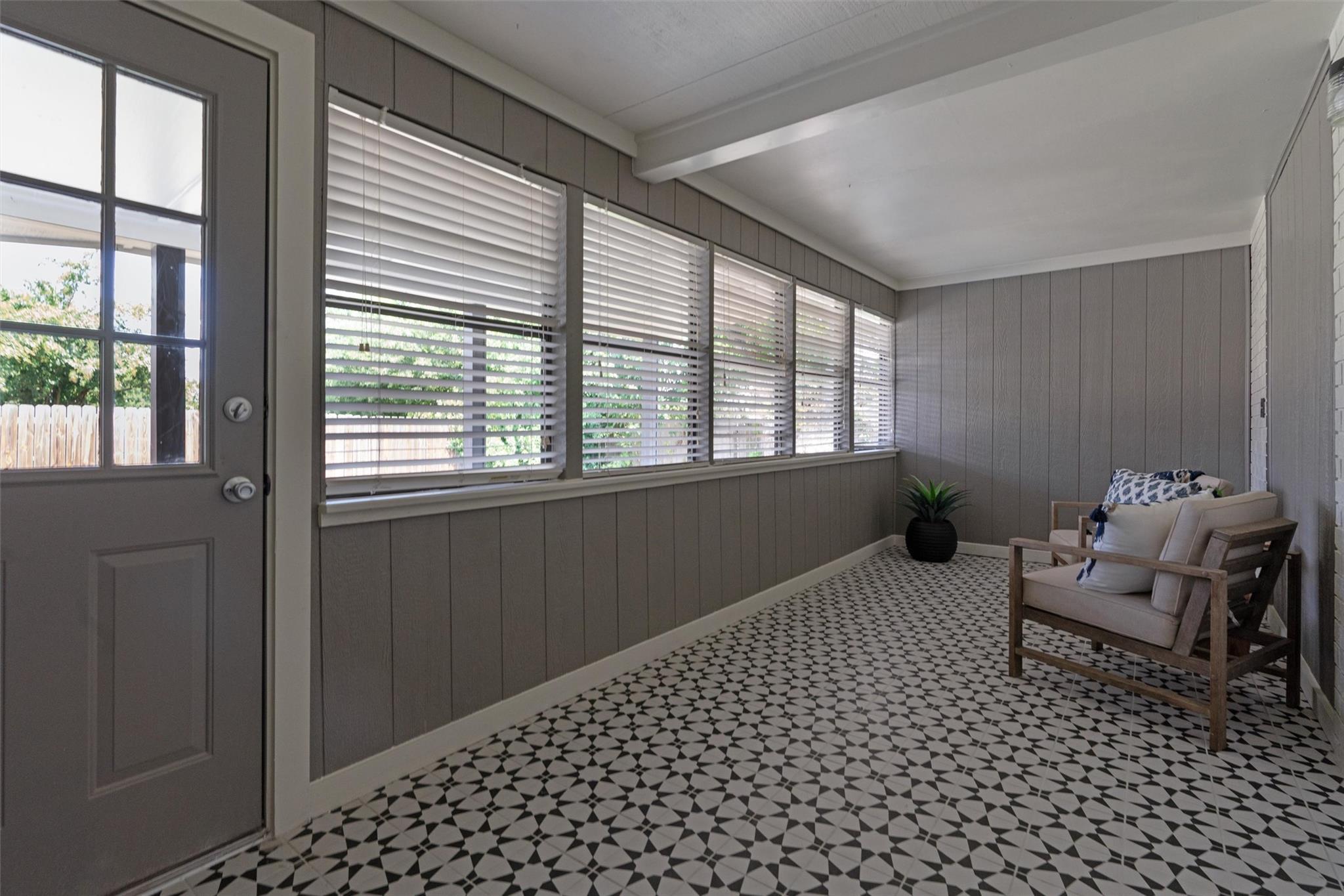 13323 Villa Park Dr Property Photo 28