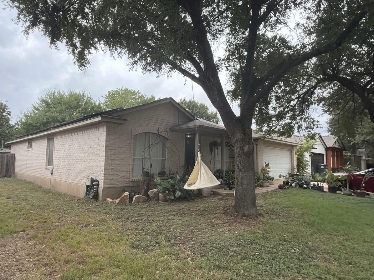 16217 Copper Leaf Ln Property Photo 3