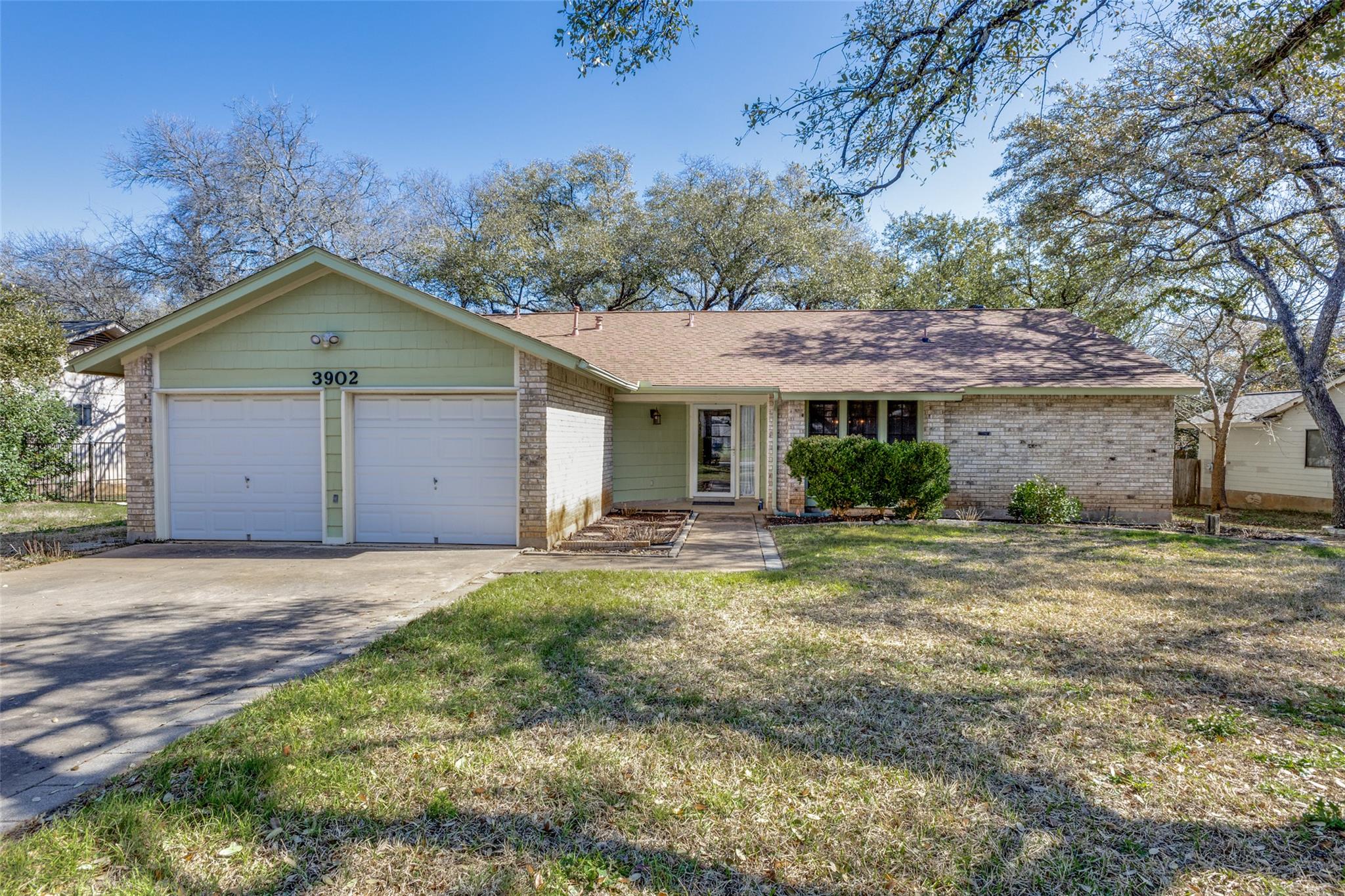 3902 Burr Oak Ln Property Photo
