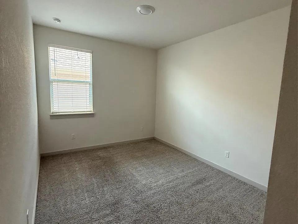 400 Barton Creek Ln Property Photo 13