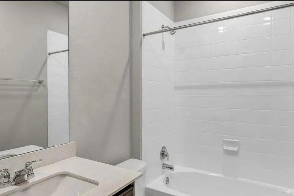 400 Barton Creek Ln Property Photo 14