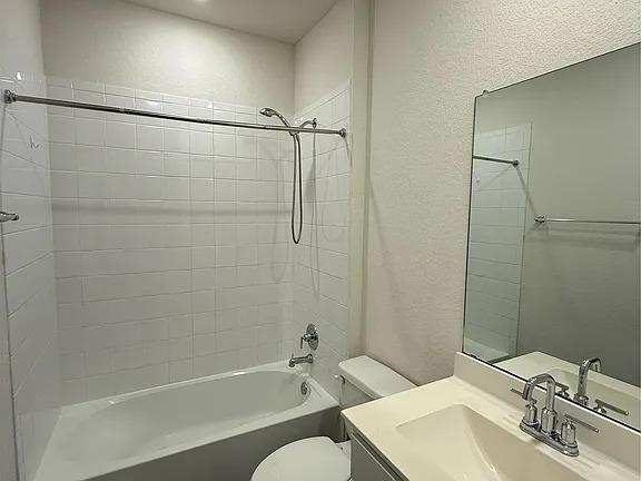 400 Barton Creek Ln Property Photo 16