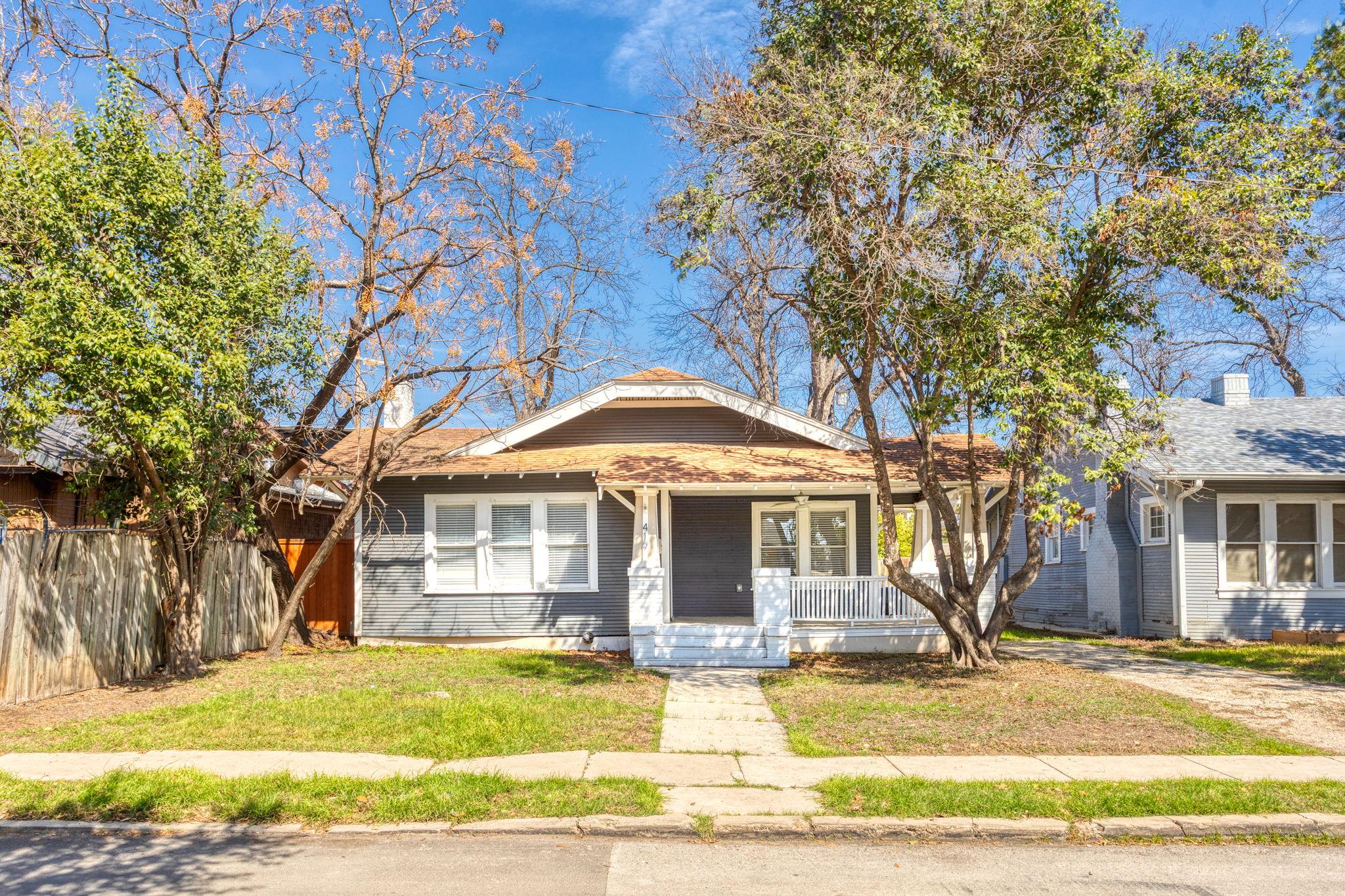 419 E French Pl Property Photo
