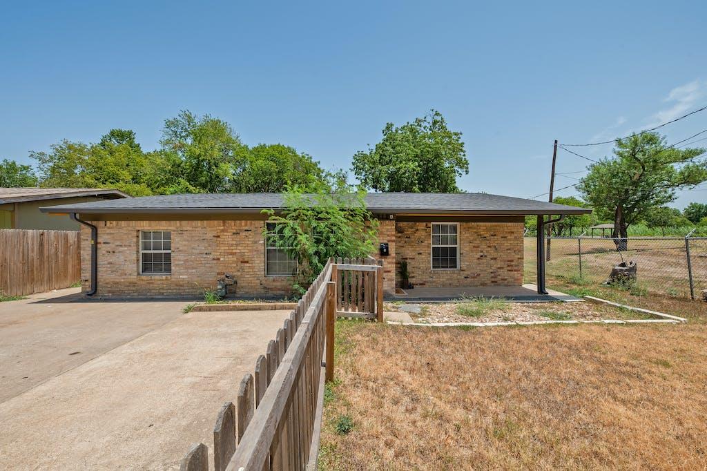 1312 E 52nd St #b Property Photo 1