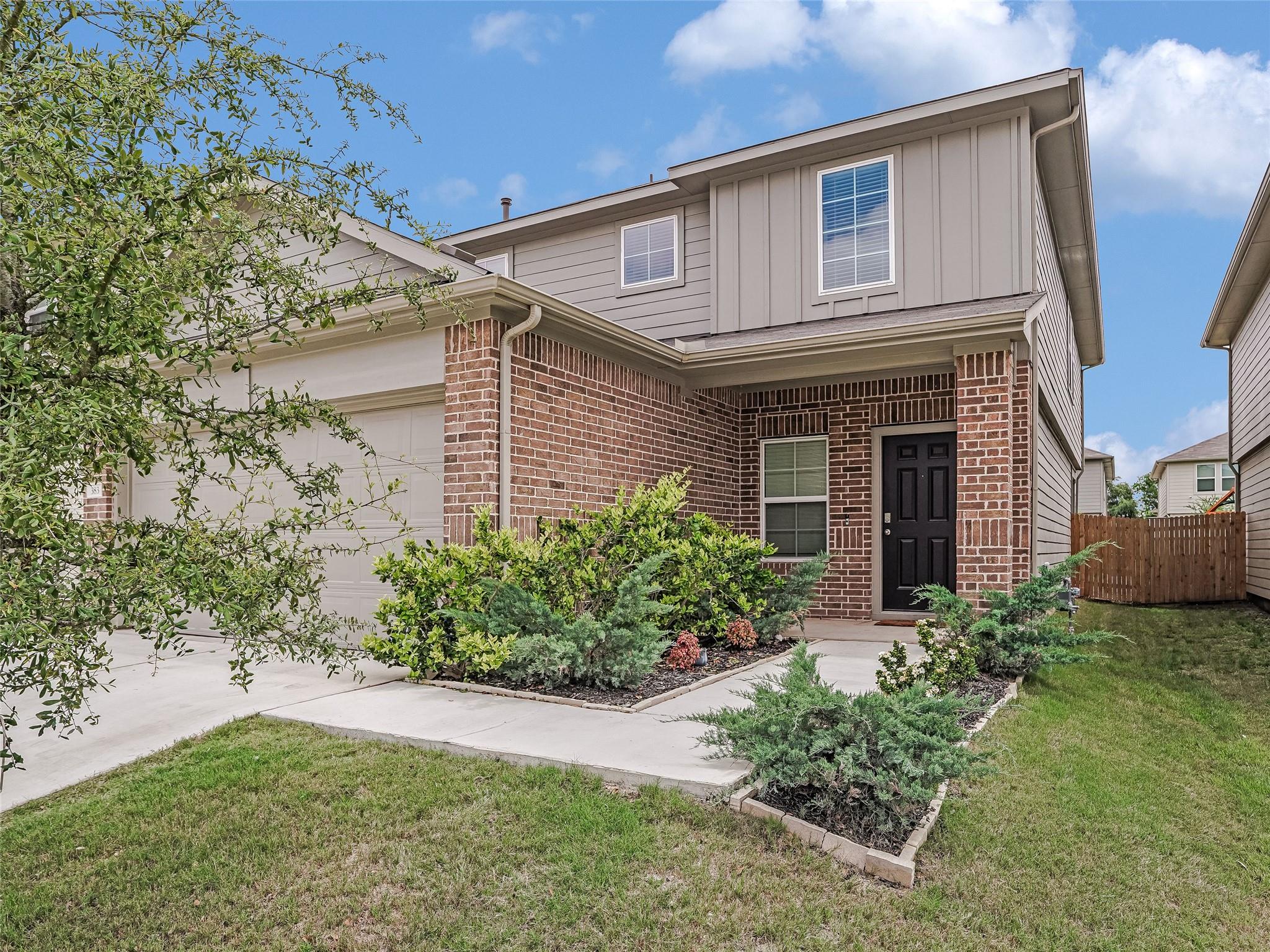 383 Sickle Loop Property Photo 1