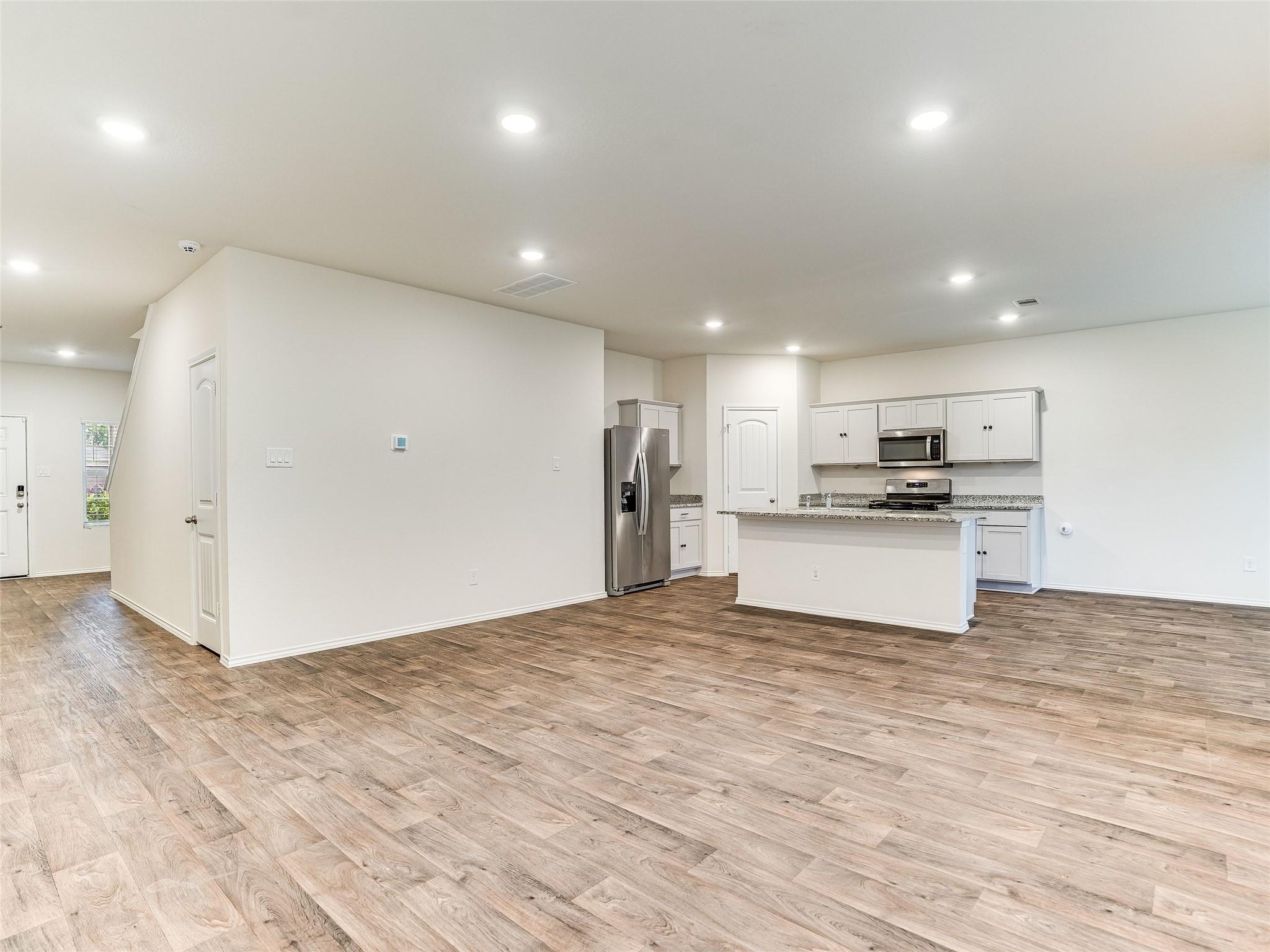 383 Sickle Loop Property Photo 6