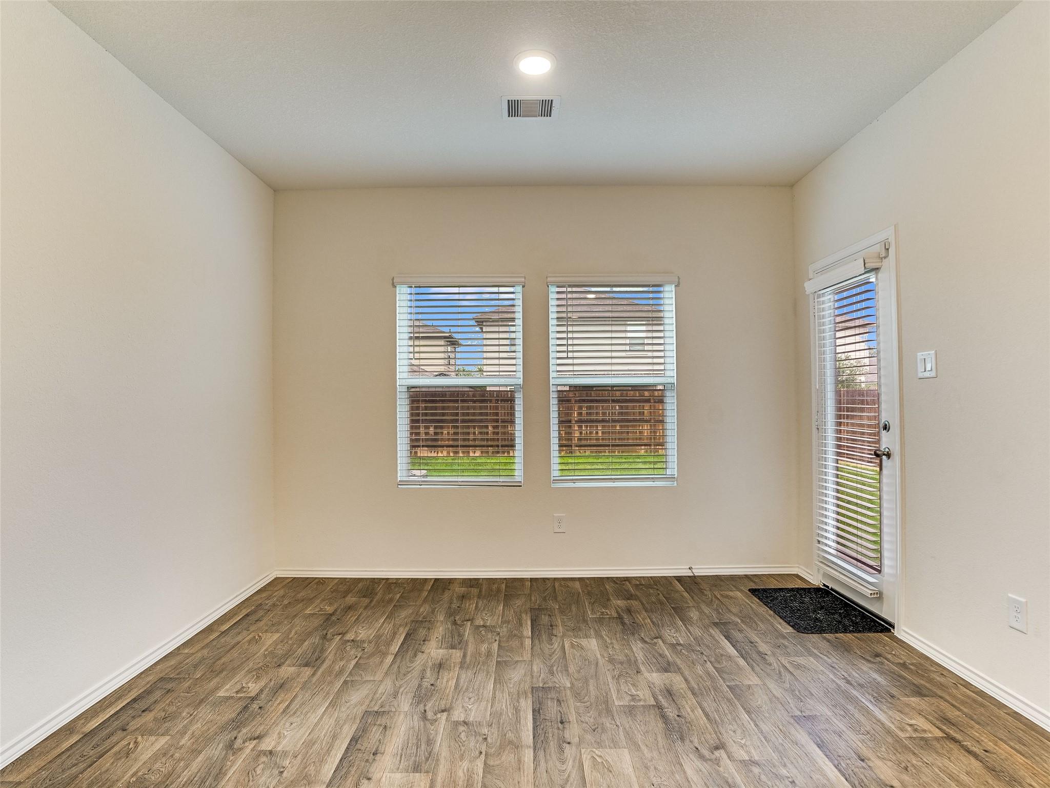 383 Sickle Loop Property Photo 13