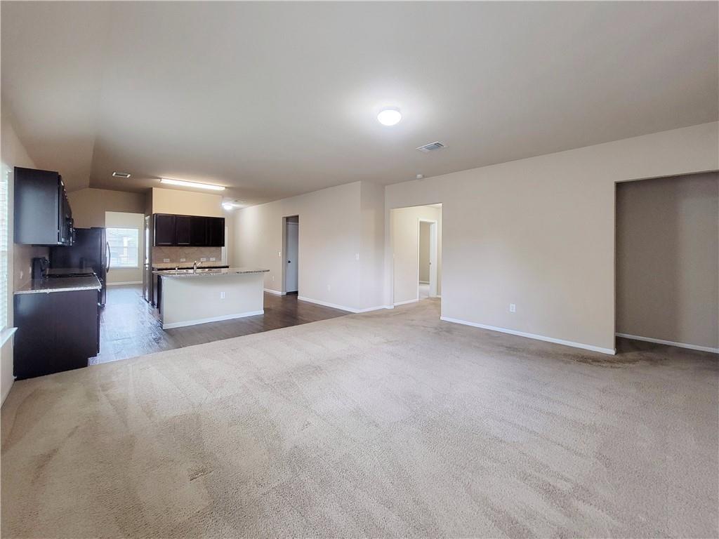 11924 Riparian Rd Property Photo 3