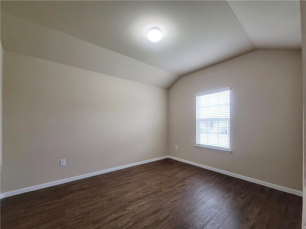 11924 Riparian Rd Property Photo 4