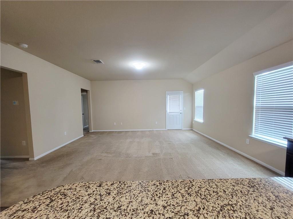 11924 Riparian Rd Property Photo 7