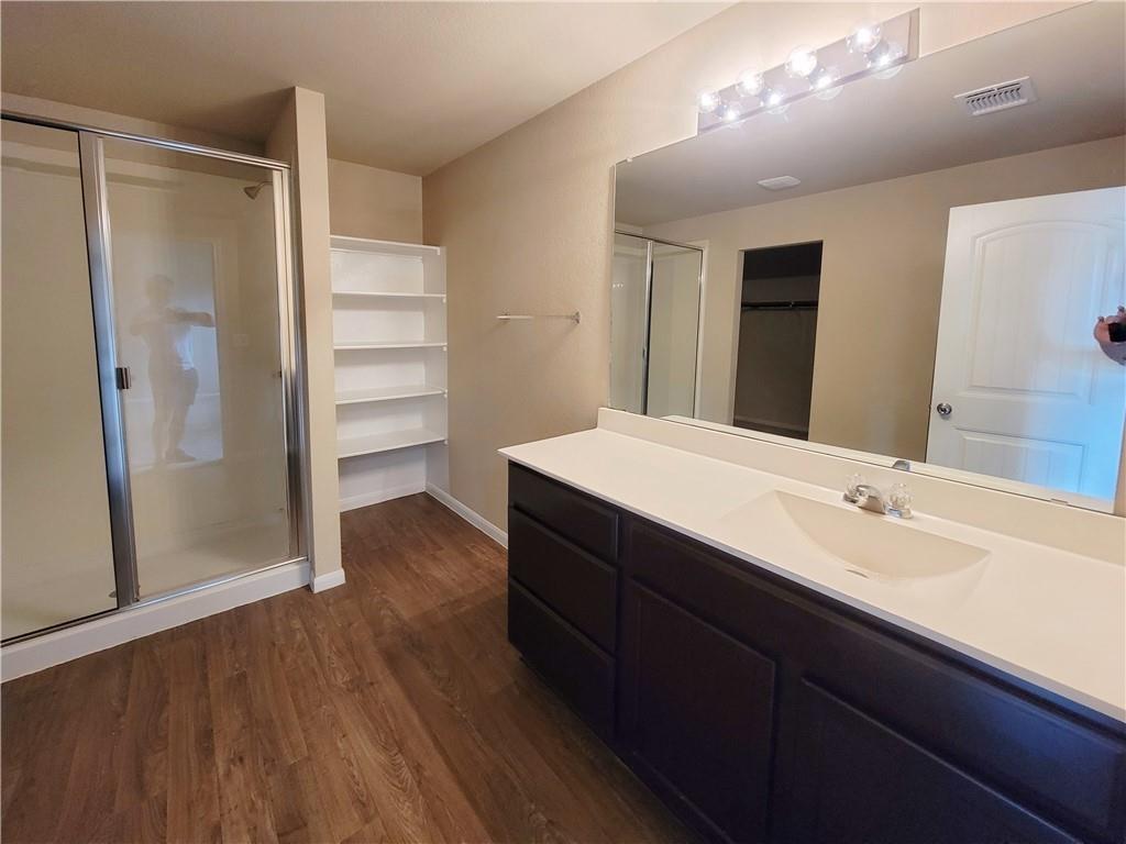 11924 Riparian Rd Property Photo 9